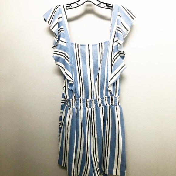 Flouncy Romper - Picture 2 of 3